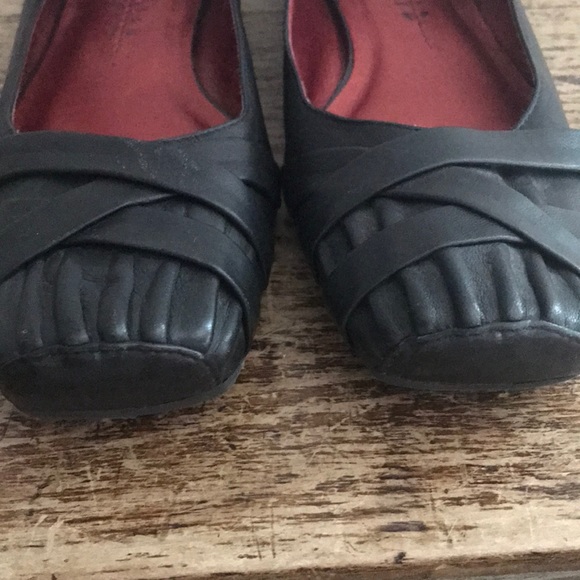 𝓑𝓻𝓸𝓷𝔁 𝓑𝓛𝓪𝓬𝓴 𝓕𝓛𝓪𝓽𝓼 𝔀𝓲𝓽𝓱 𝓡𝓮𝓭 𝓘𝓷𝓽𝓮𝓻𝓲𝓸𝓻 - Picture 2 of 6